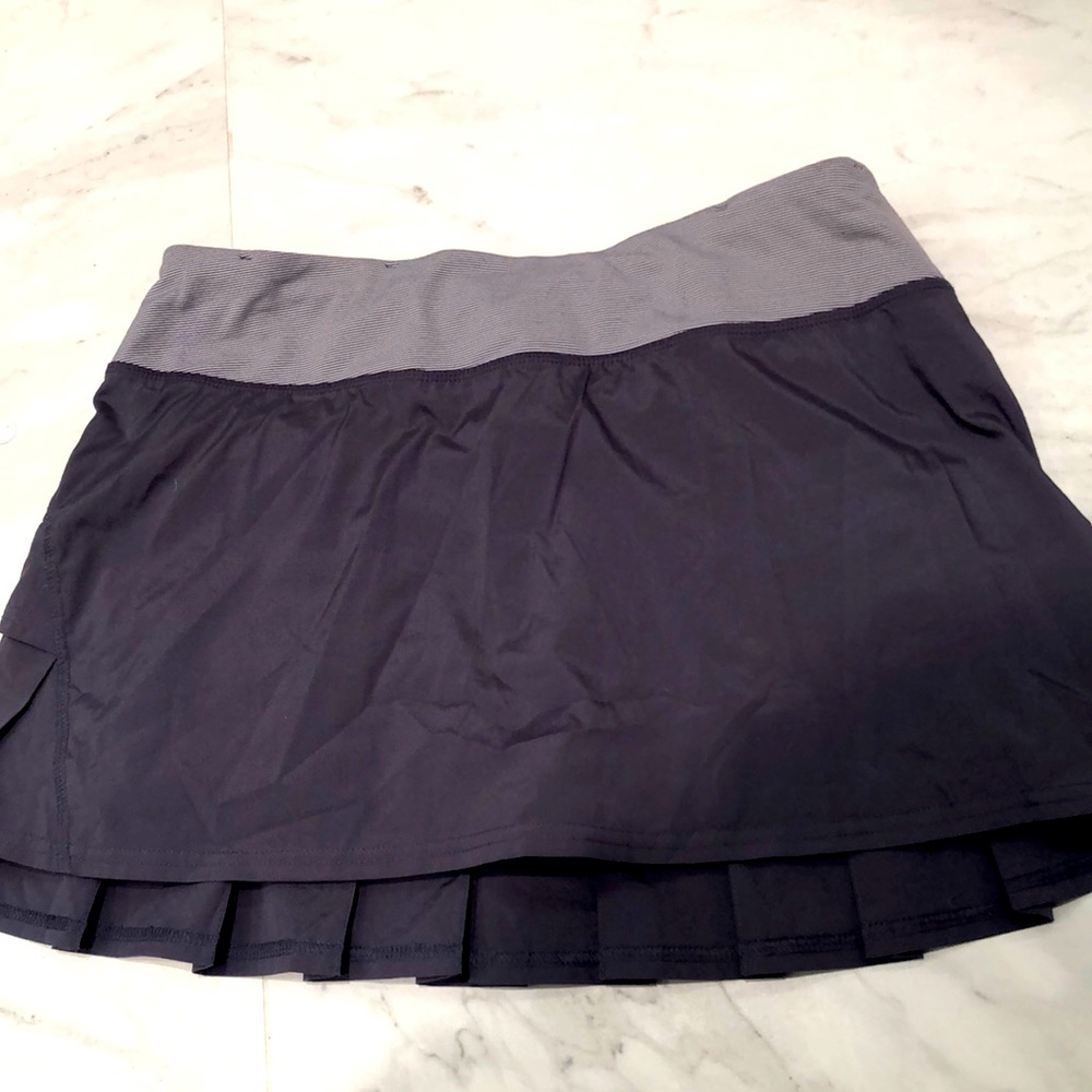 charcoal grey lululemon tennis skirt